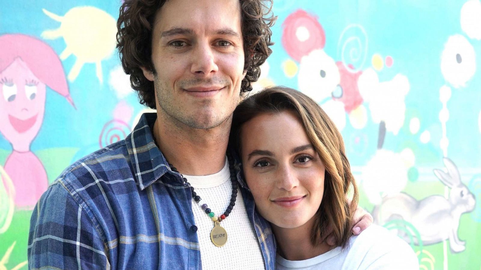 PHOTO: Leighton Meester and Adam Brody are shown on the set of Single Parents.