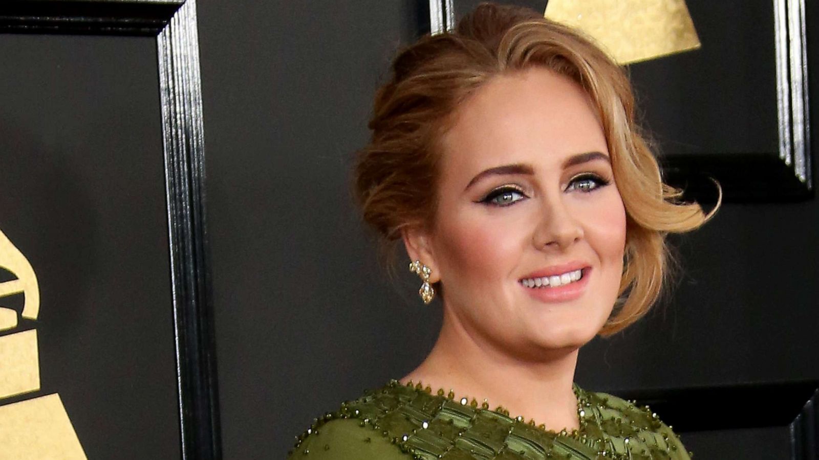 PHOTO: Adele arrives at the 59th Grammy Awards at Staples Center, Feb. 12, 2017, in Los Angeles.