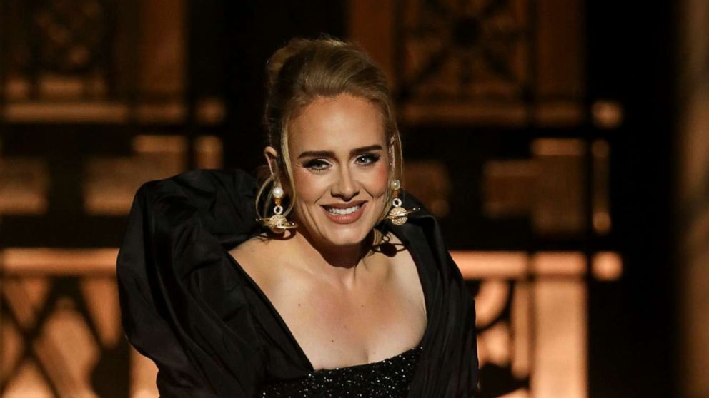VIDEO: Adele says 'Hello' to Las Vegas