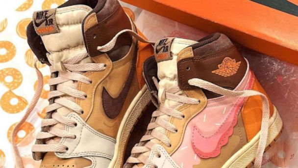 Designers create 2 Dunkin'-inspired Nike sneakers hit Ben Affleck film ' - Good Morning America