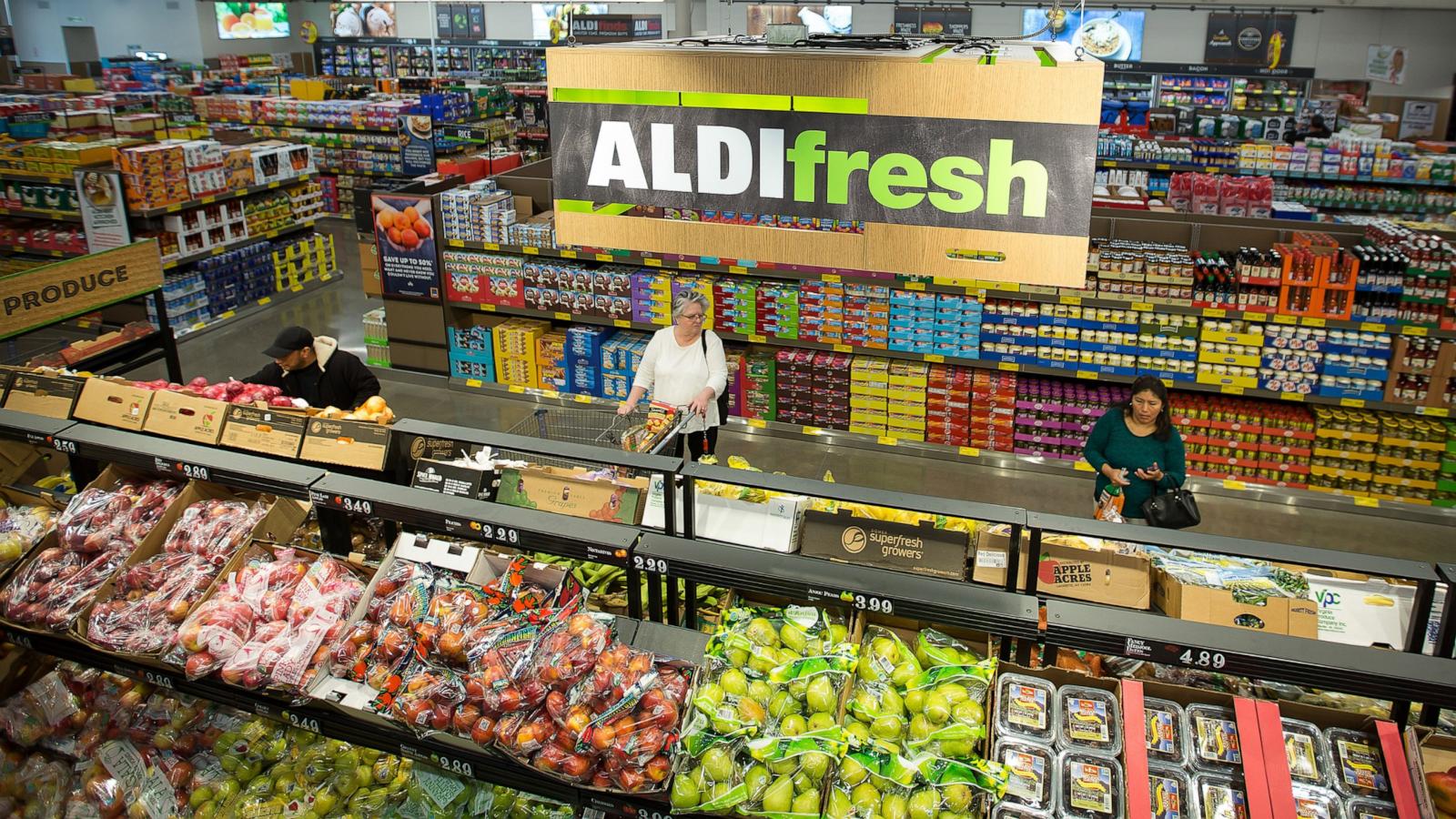 PHOTO: In this June 8, 2017, file photo, customers shop for produce at an Aldi Stores Ltd. location in Hackensack, New Jersey.