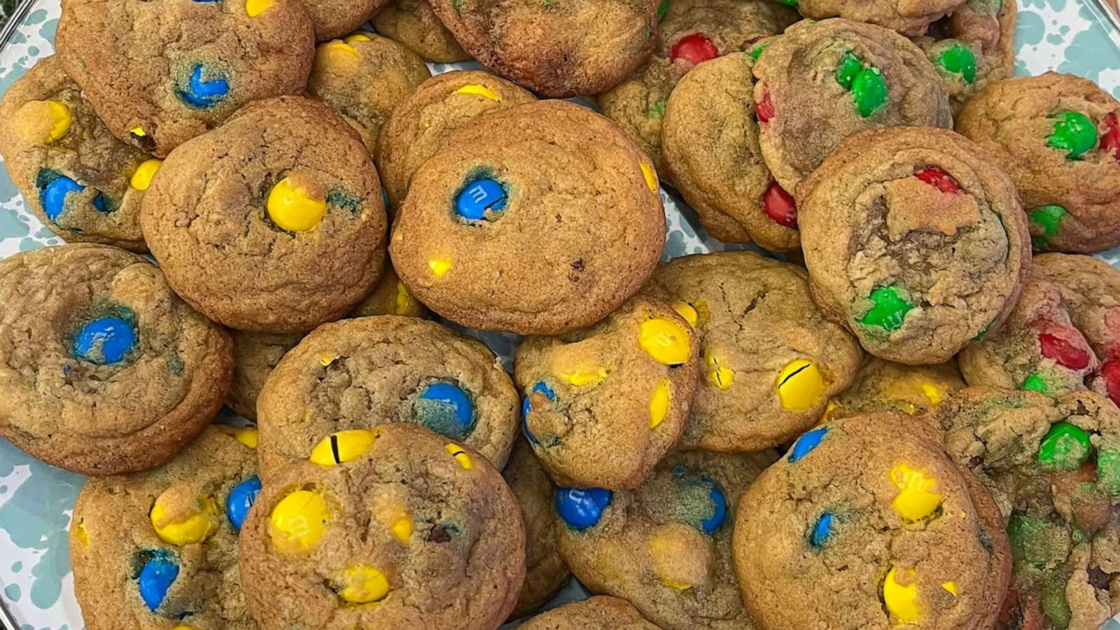 PHOTO: Chef Alex Guarnaschelli shares her favorite candy-filled holiday cookies.