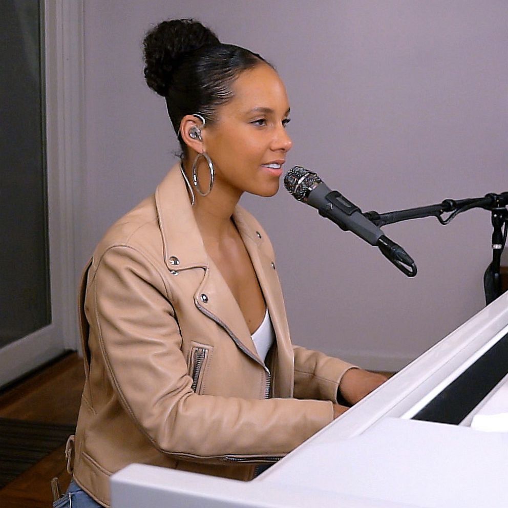 VIDEO: Alicia Keys sends special message to Savannah College of Art and Design graduates