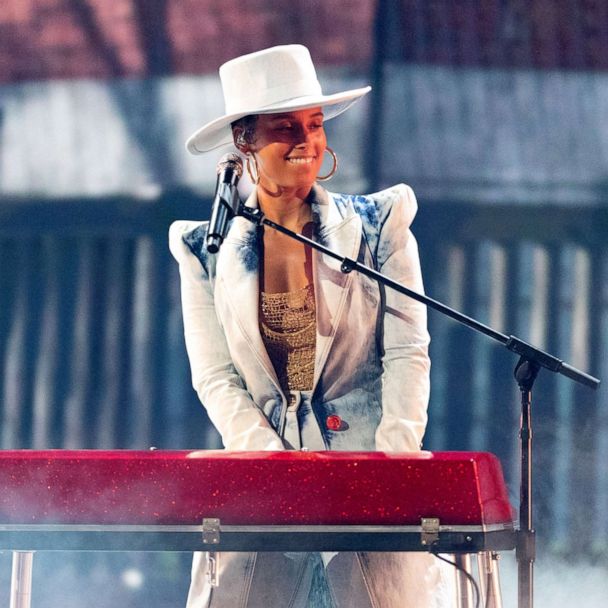 Alicia Keys announces her first-ever holiday album: 'I can't wait for you  to fall in love with it' - Good Morning America