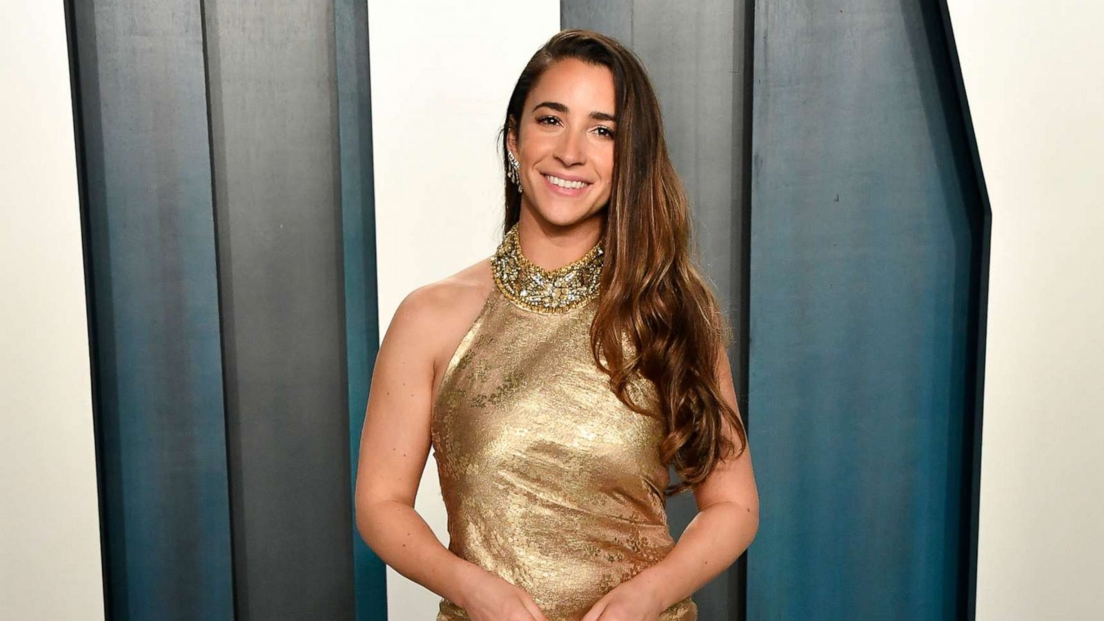 PHOTO: BEVERLY HILLS, CALIFORNIA - FEBRUARY 09: Aly Raisman attends the 2020 Vanity Fair Oscar Party hosted by Radhika Jones at Wallis Annenberg Center for the Performing Arts on February 09, 2020 in Beverly Hills, California.