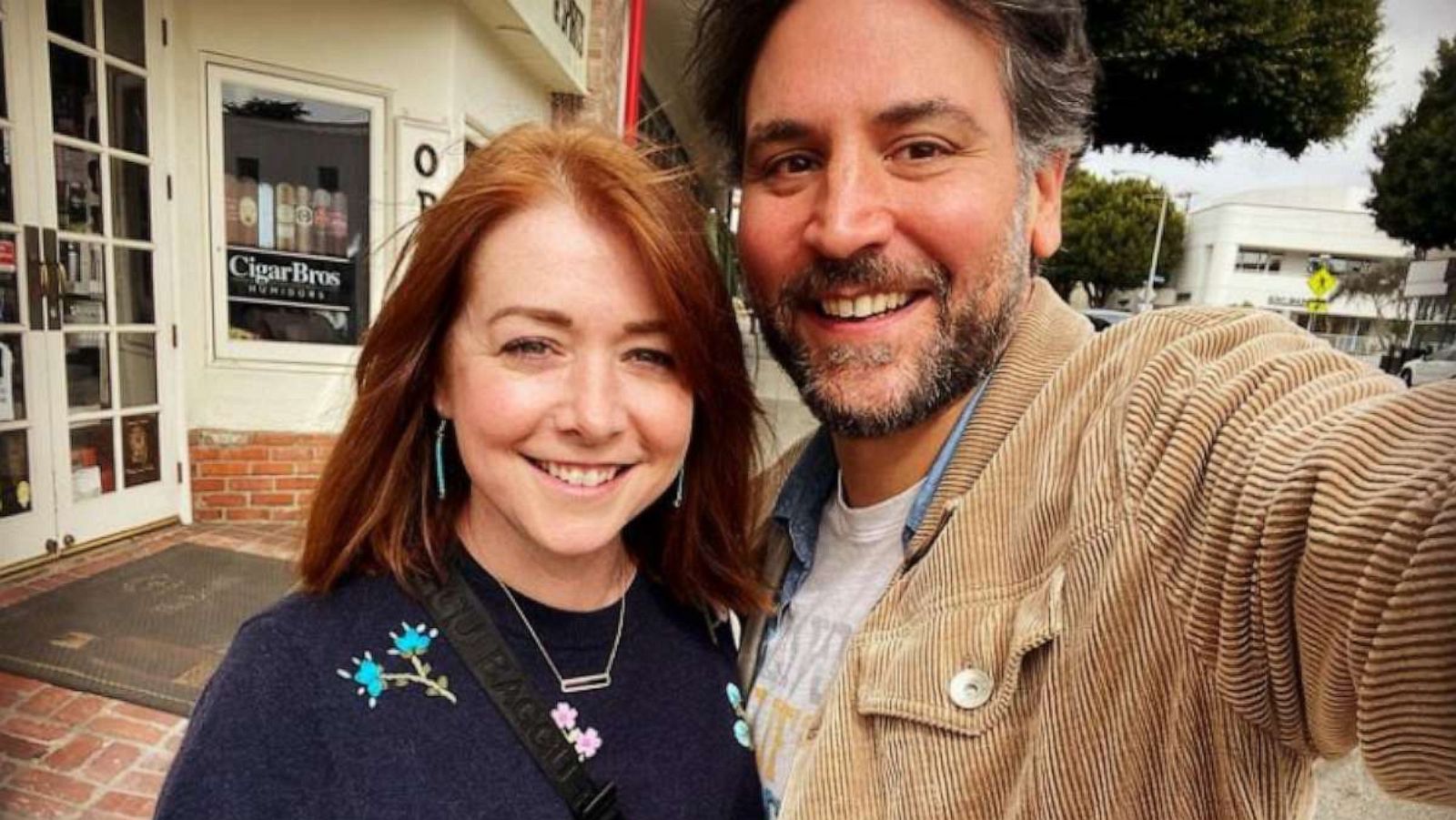 1600px x 901px - How I Met Your Mother' stars Alyson Hannigan and Josh Radnor have  mini-reunion - Good Morning America