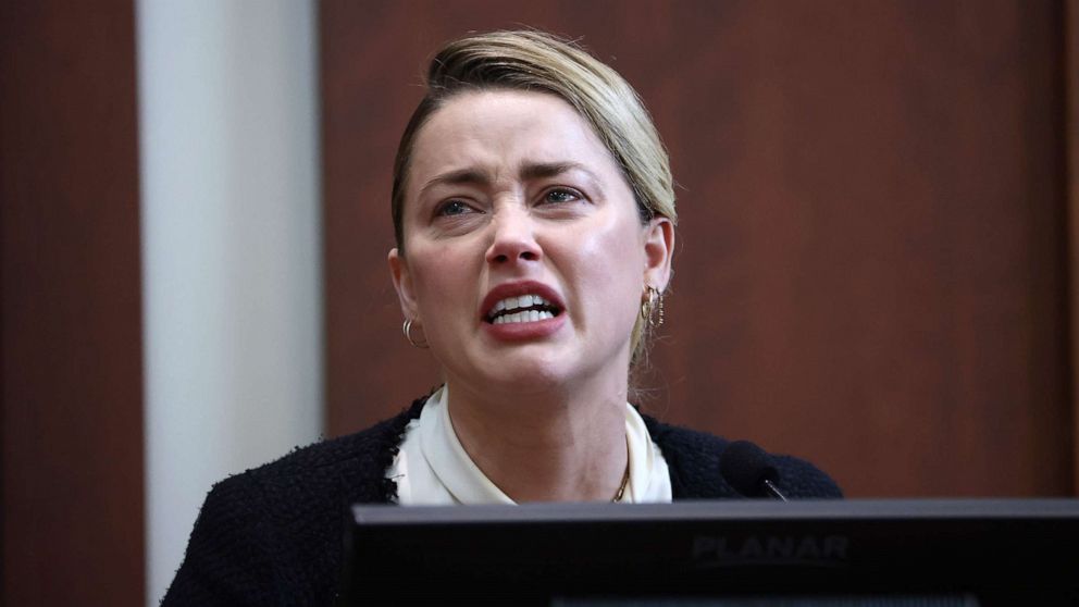 PHOTO: Amber Heard testifies in the courtroom at the Fairfax County Circuit Court in Fairfax, Va., May 5, 2022.