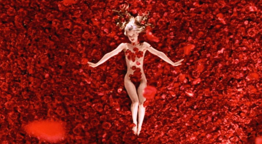 PHOTO: Mena Suvari as Angela Hayes on a bed of red rose petals in the movie "American Beauty."