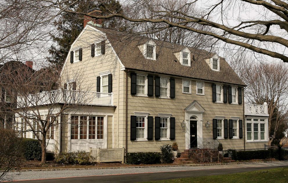 PHOTO: The house that inspired the film 'The Amityville Horror,' at 112 Ocean Avenue in the town of Amityville, N.Y., is pictured, March 31, 2005. 