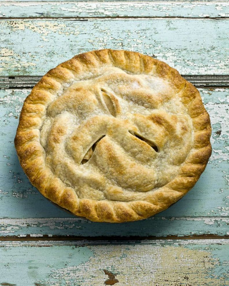 PHOTO: Cookbook author and food editor Amy Traverso's Blue Ribbon Deep-Dish Apple Pie.
