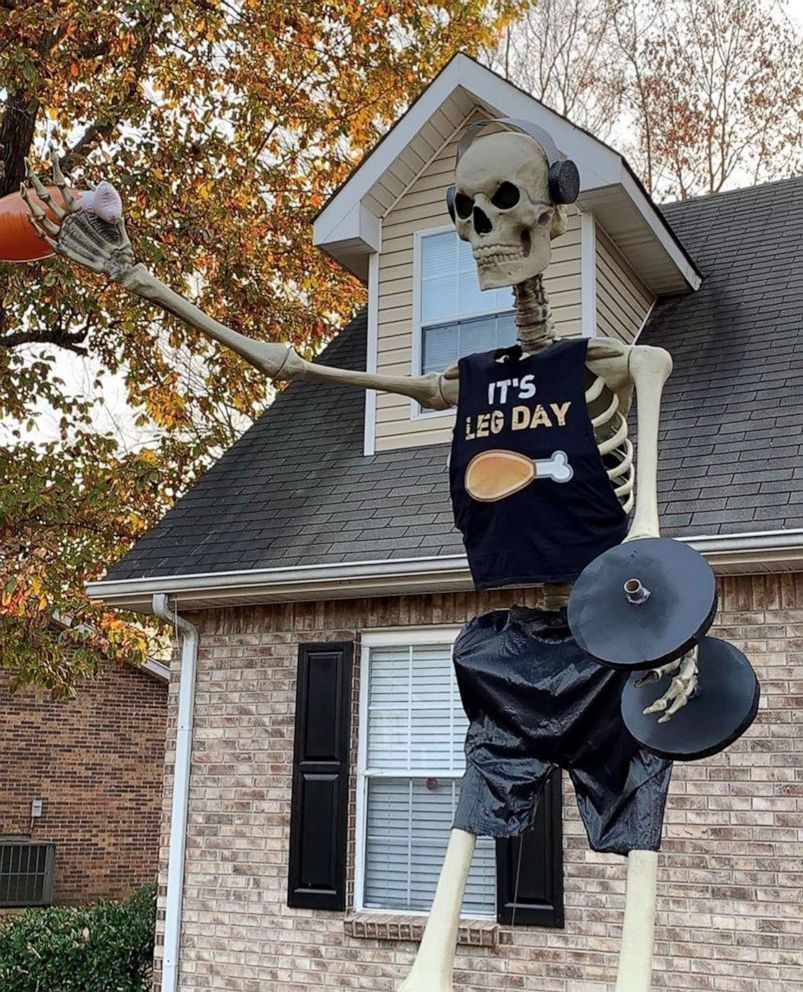 PHOTO: Angel Sonn's Thanksgiving-themed skeleton is all about working out and holds a dumbbell in one hand and a turkey leg in the other. Sonn's skeleton also sports a black T-shirt saying "It's Leg Day."