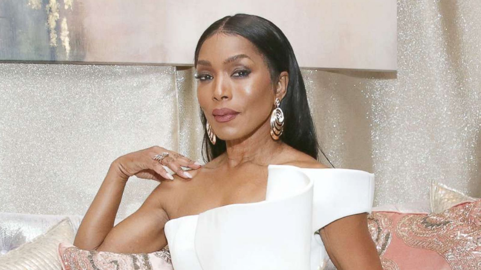 PHOTO: Angela Bassett poses backstage at The 70th Emmy Awards on Sept. 17, 2018 in Los Angeles.