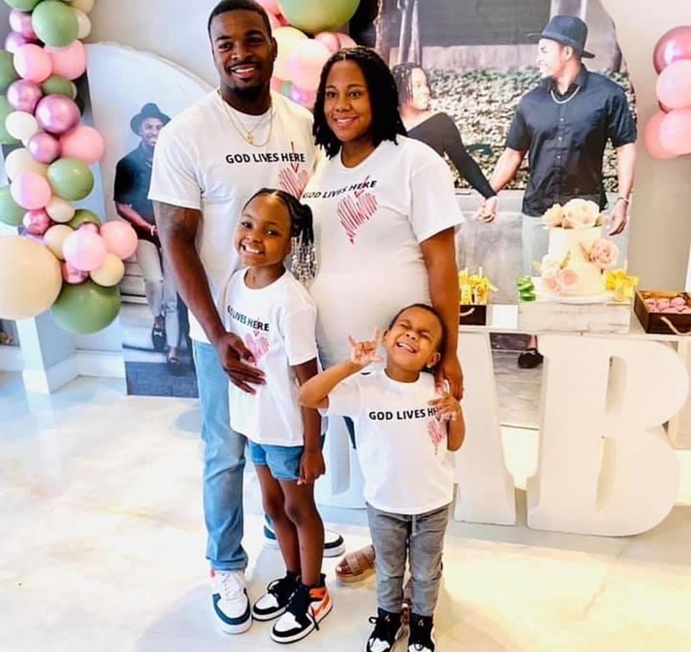 PHOTO: Angelica Gunn of Belmont, Mo., poses with her husband Caleb and their children, Caleb Jr. and Aakayla, in an undated family photo.