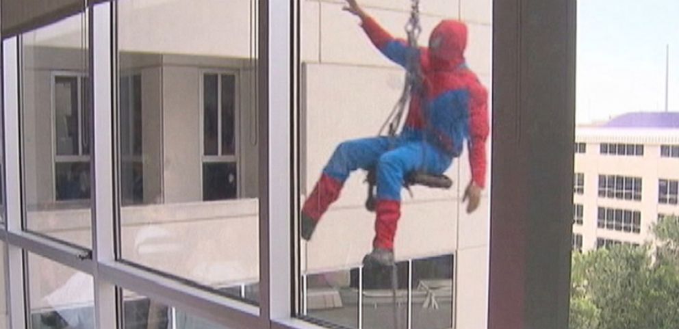 Spider-Man of Window Cleaners Comes to Tribeca