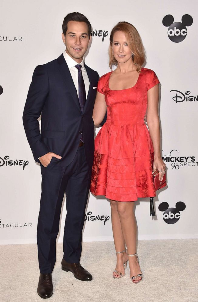 PHOTO: Skylar Astin and Anna Camp attend Mickey's 90th Spectacular at The Shrine Auditorium on October 6, 2018 in Los Angeles, California.