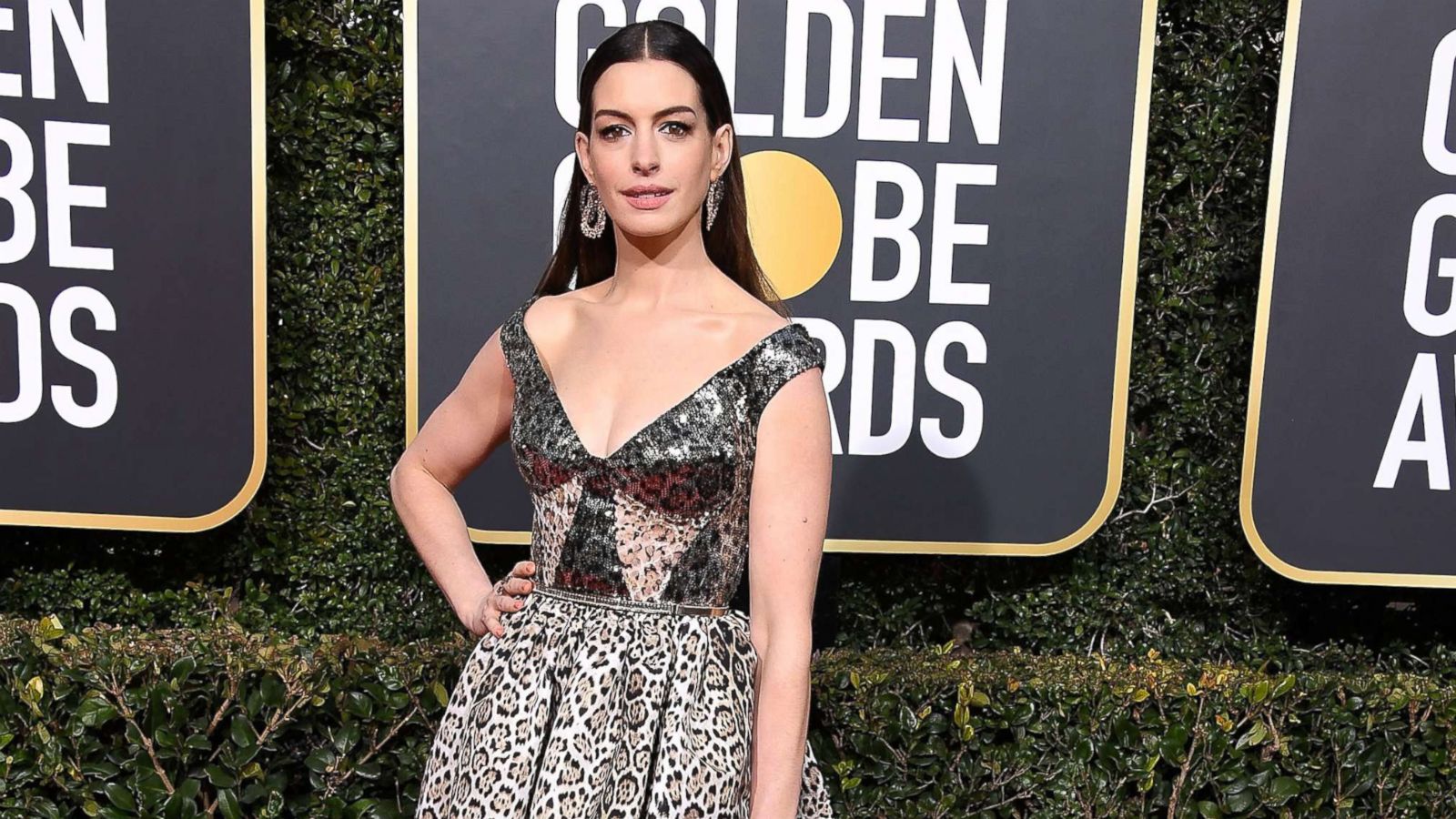 PHOTO: Anne Hathaway arrives at the 76th Annual Golden Globe Awards at The Beverly Hilton Hotel, Jan. 6, 2019, in Beverly Hills, Calif.