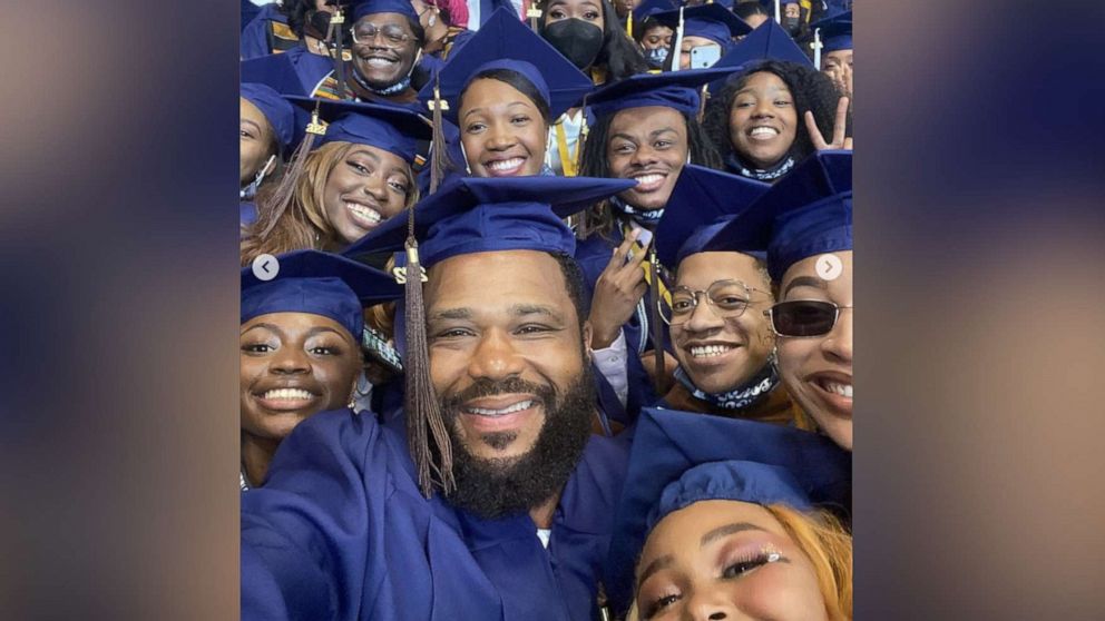 Anthony Anderson Graduates from Howard University at 51