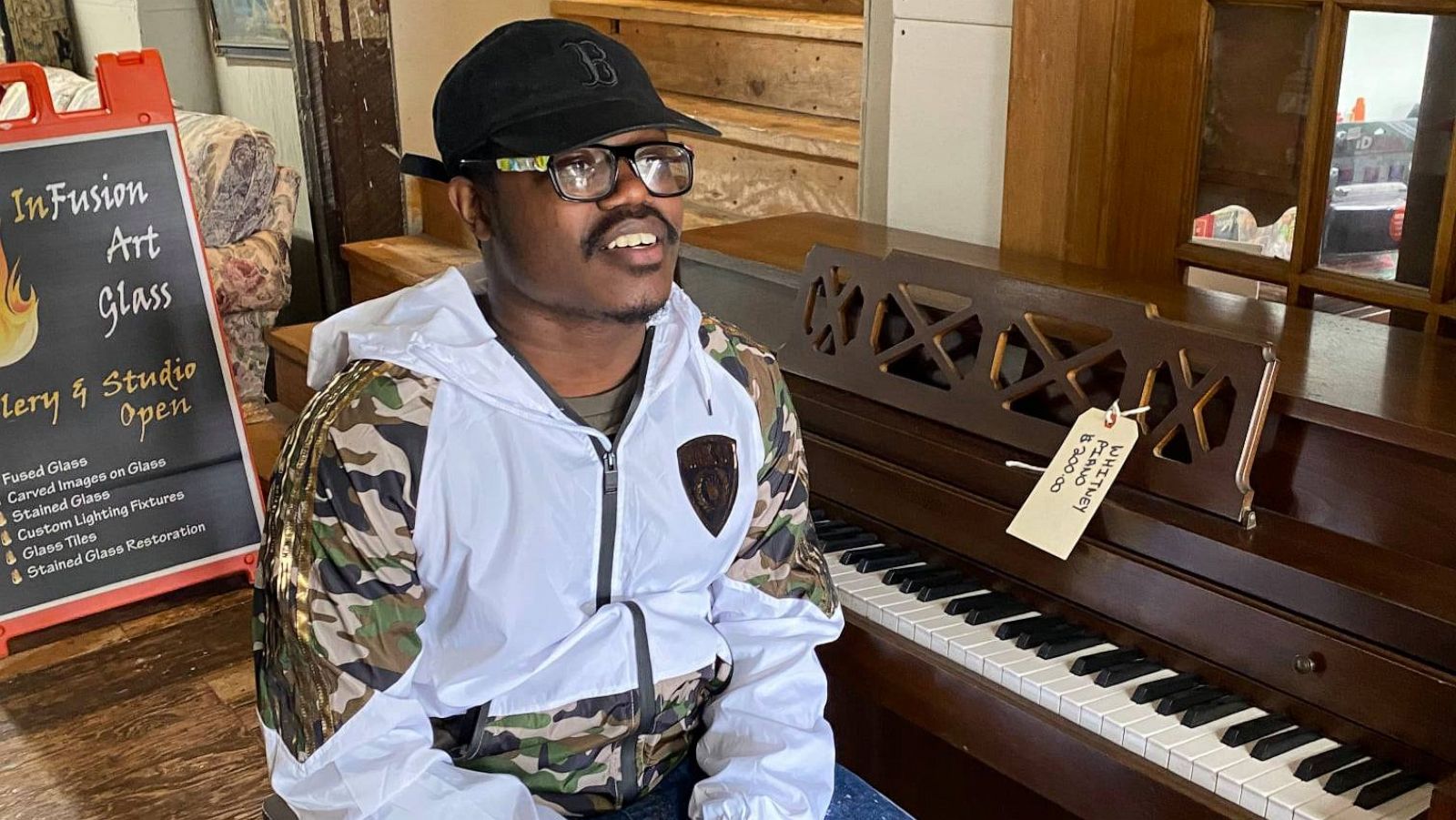 PHOTO: On July 11, 23-year-old John Thomas Archer asked employees at ReMARKable Cleanouts in Norwood, Massachusetts, permission to play a piano that was out on display.