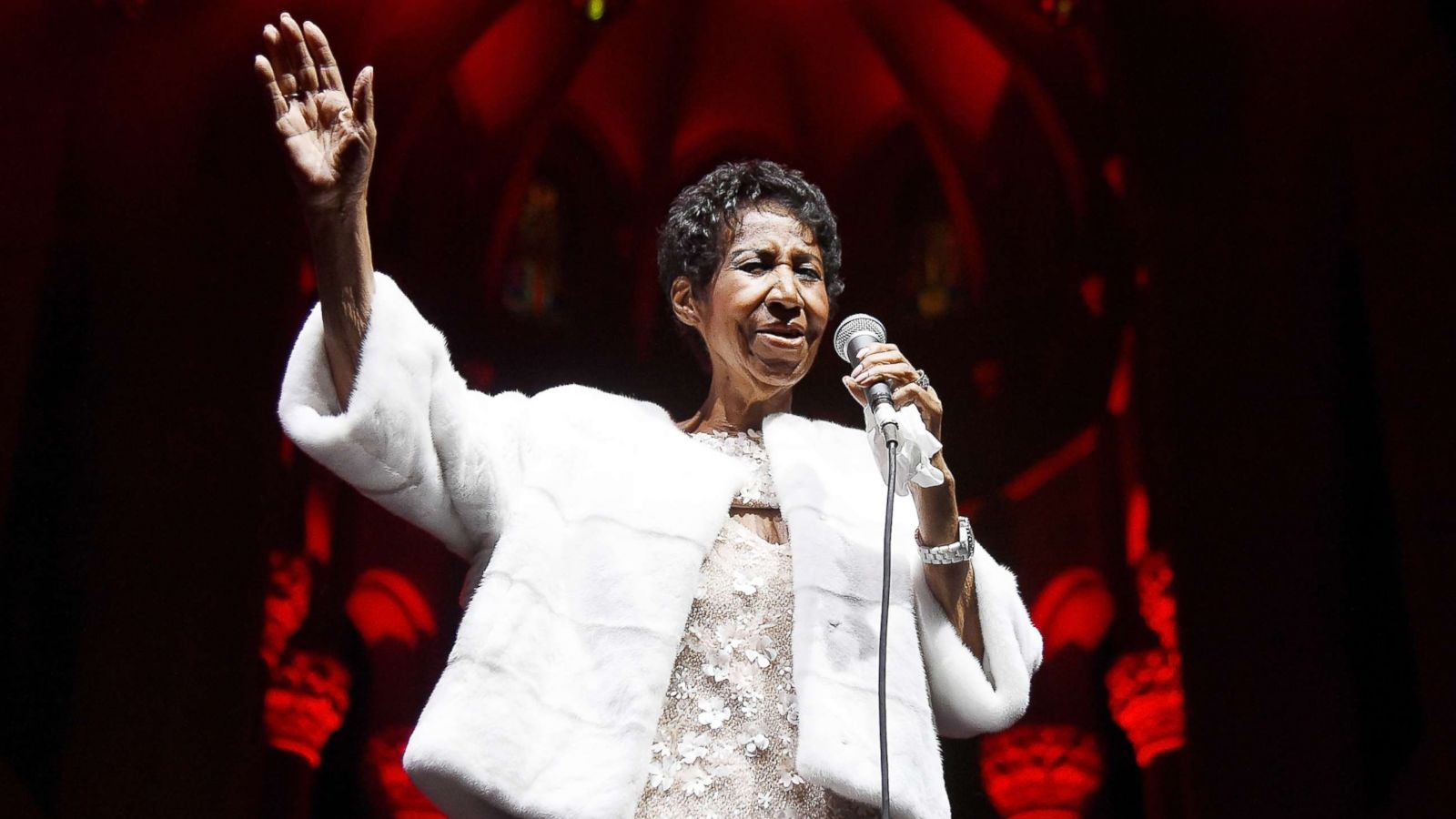 PHOTO: Aretha Franklin performs on Nov. 7, 2017, in New York City.