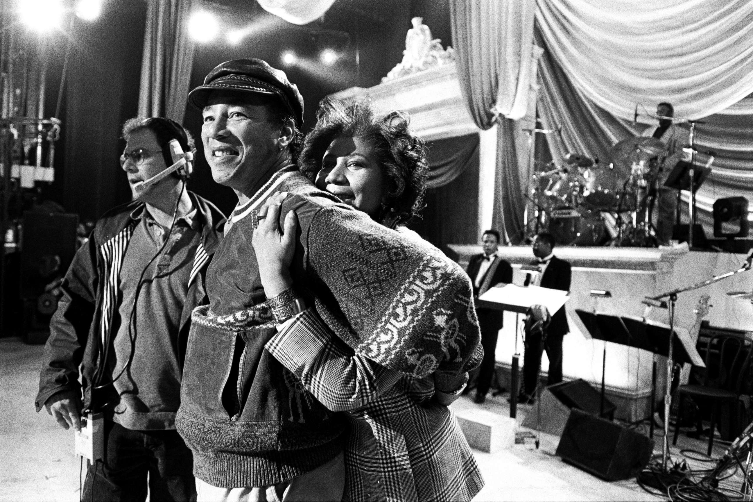 PHOTO: Aretha Franklin hugs Smokey Robinson at a rehearsal for the 'Aretha Franklin: Duets' concert to benefit the Gay Men's Health Crisis at the Nederlander Theater in April 1993 in New York.