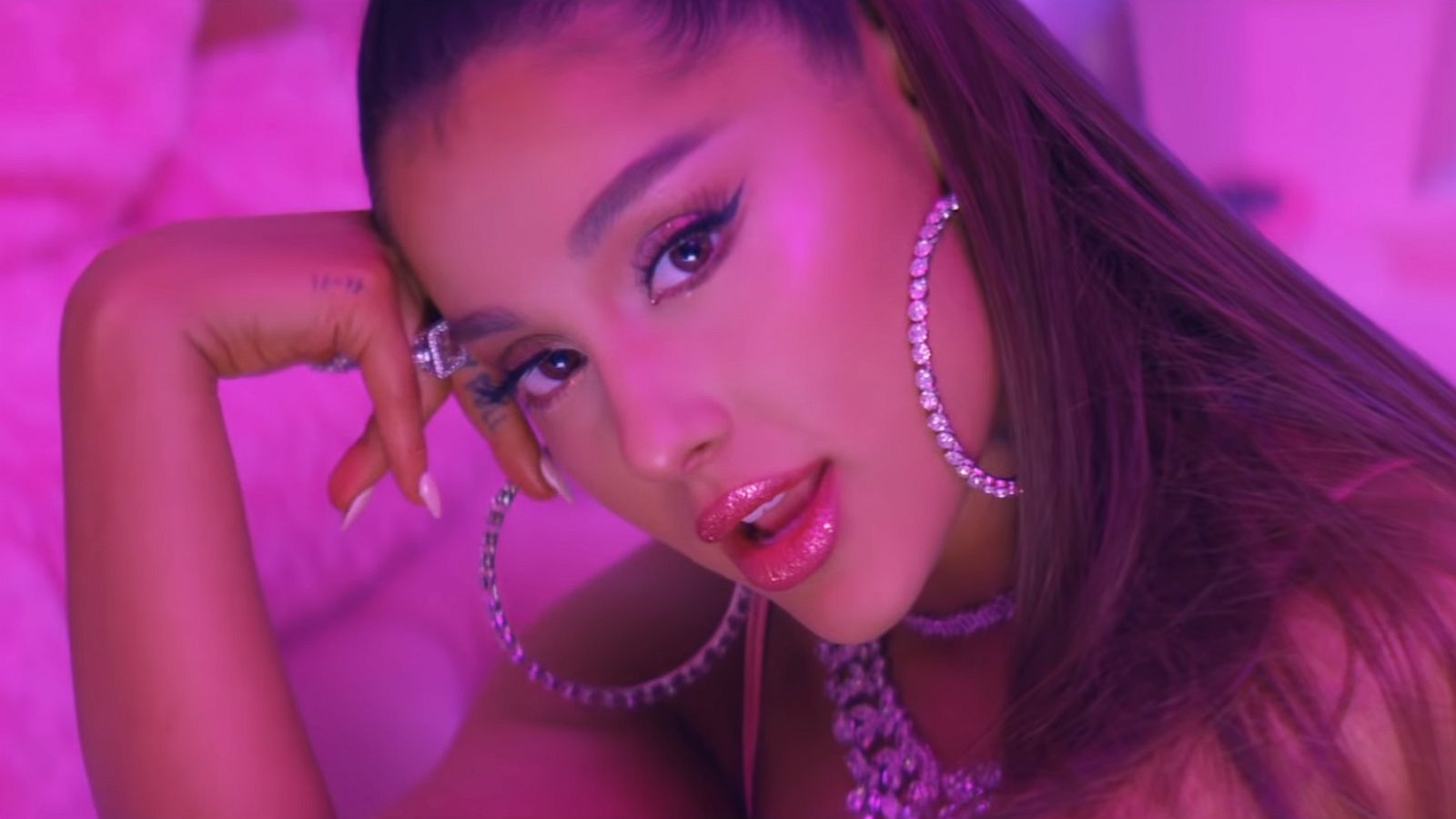 Ariana Grande Is Owning Her Success In New Single 7 Rings Gma