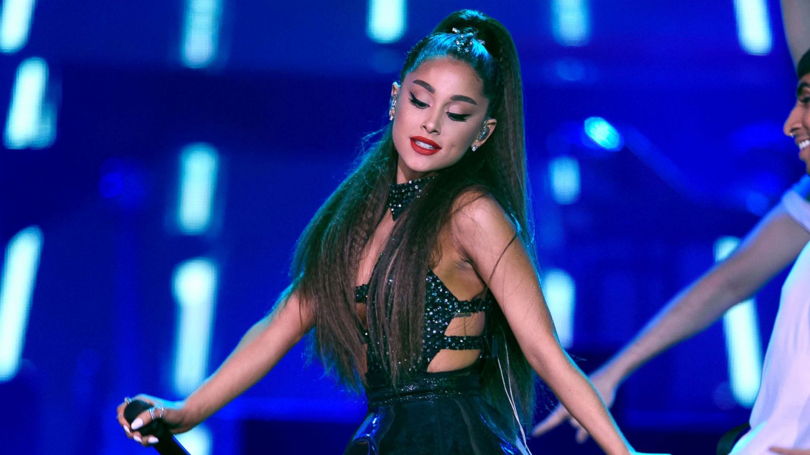 Ariana Grande: Fans must wear clear bags on tour after Manchester