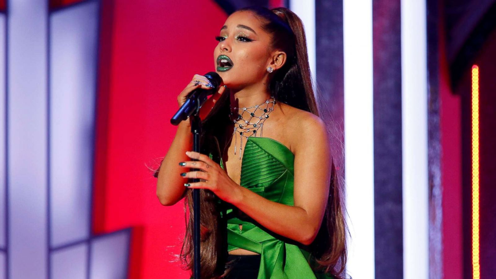 PHOTO: Ariana Grande performs on "A Very Wicked Halloween: Celebrating 15 years on Broadway" in New York City, Oct. 16, 2018.