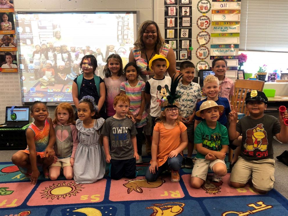 PHOTO: Ashley Hicks is pictured here with her kindergarten class.