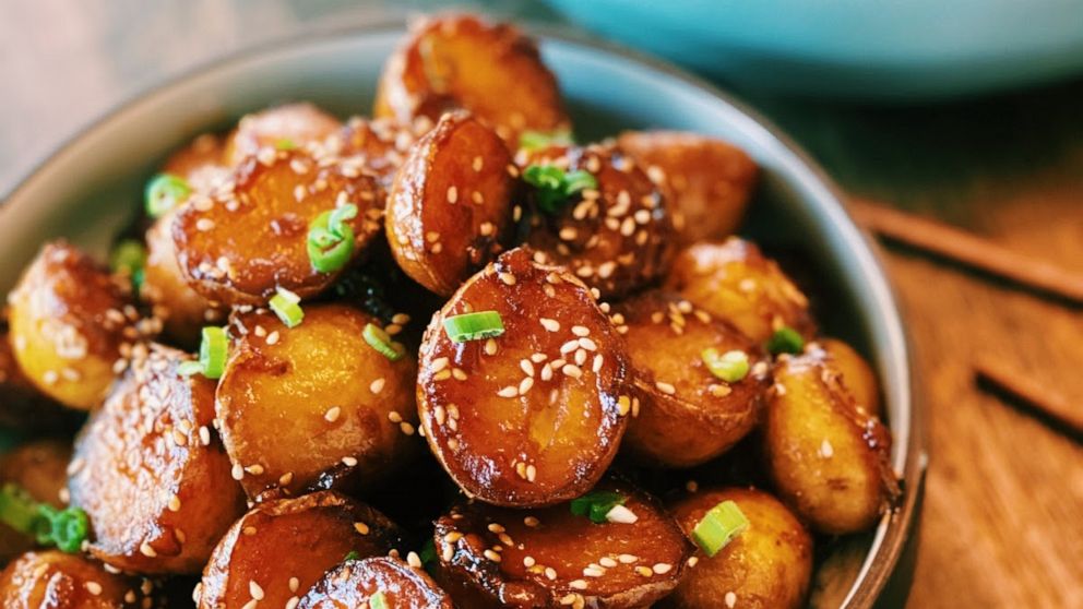 PHOTO: Tiffy Cooks' five-ingredient Asian honey garlic potatoes.