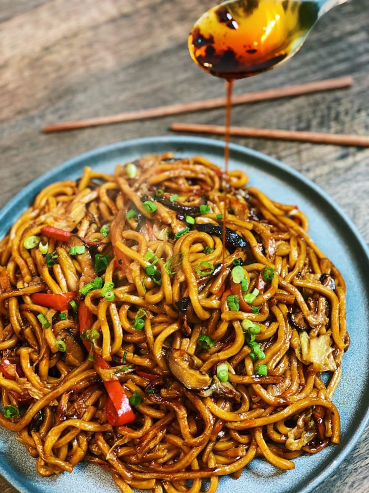 PHOTO: Authentic and healthy vegetarian Shanghai noodles that can be made in 20 minutes.