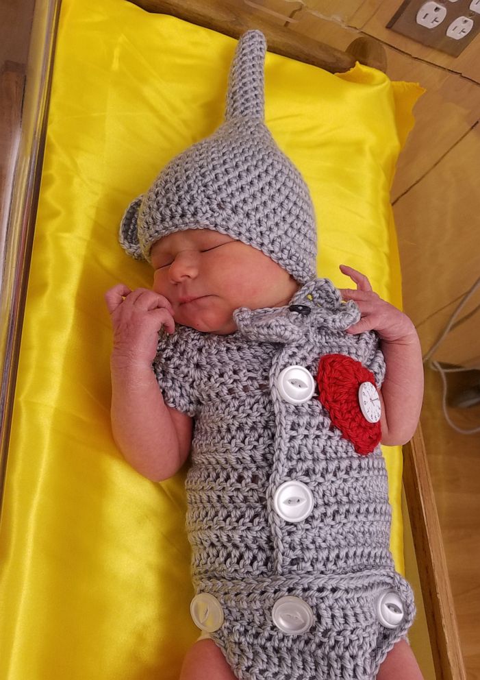PHOTO: Newborns dress up as 'Wizard of Oz' characters in honor of film's 80th anniversary