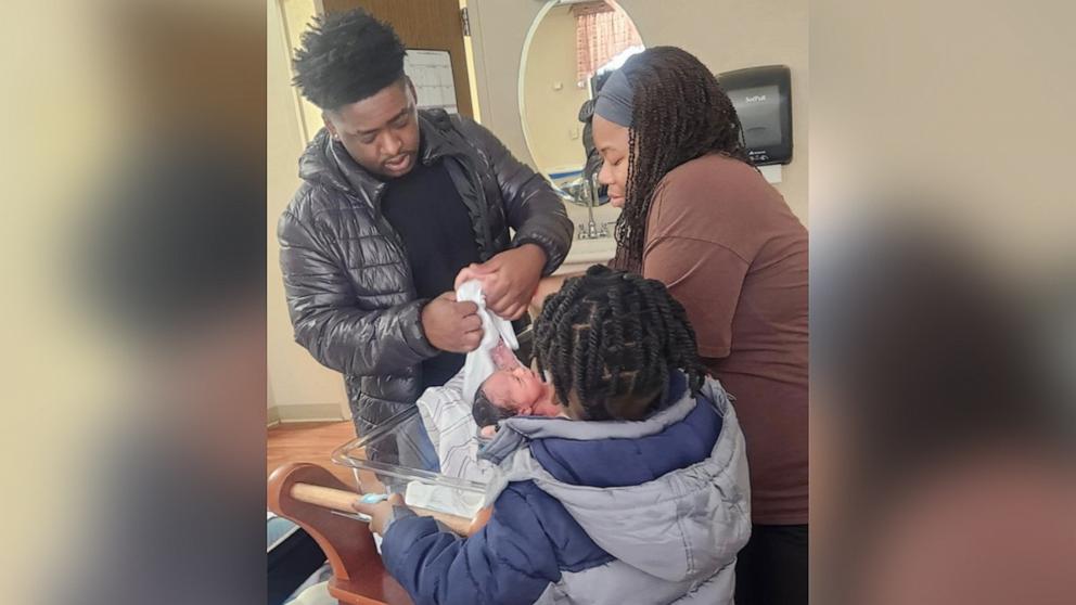 PHOTO: Sha’Nya Bennett gave birth to a baby boy named Dallas on Jan. 22 at a Krispy Kreme parking lot in Dothan, Alabama.