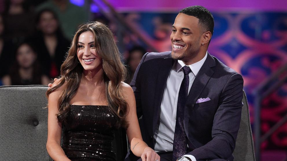 PHOTO: Juliana Pasquarosa and Grant Ellis in "Finale and After the Final Rose" of "The Bachelor."