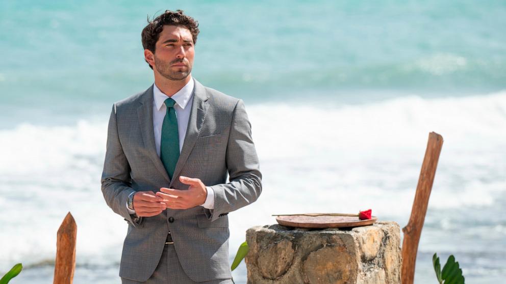 PHOTO: THE BACHELOR – “Finale and After the Final Rose” – After an incredibly emotional season, Joey’s final two women will meet his family in gorgeous Tulum.