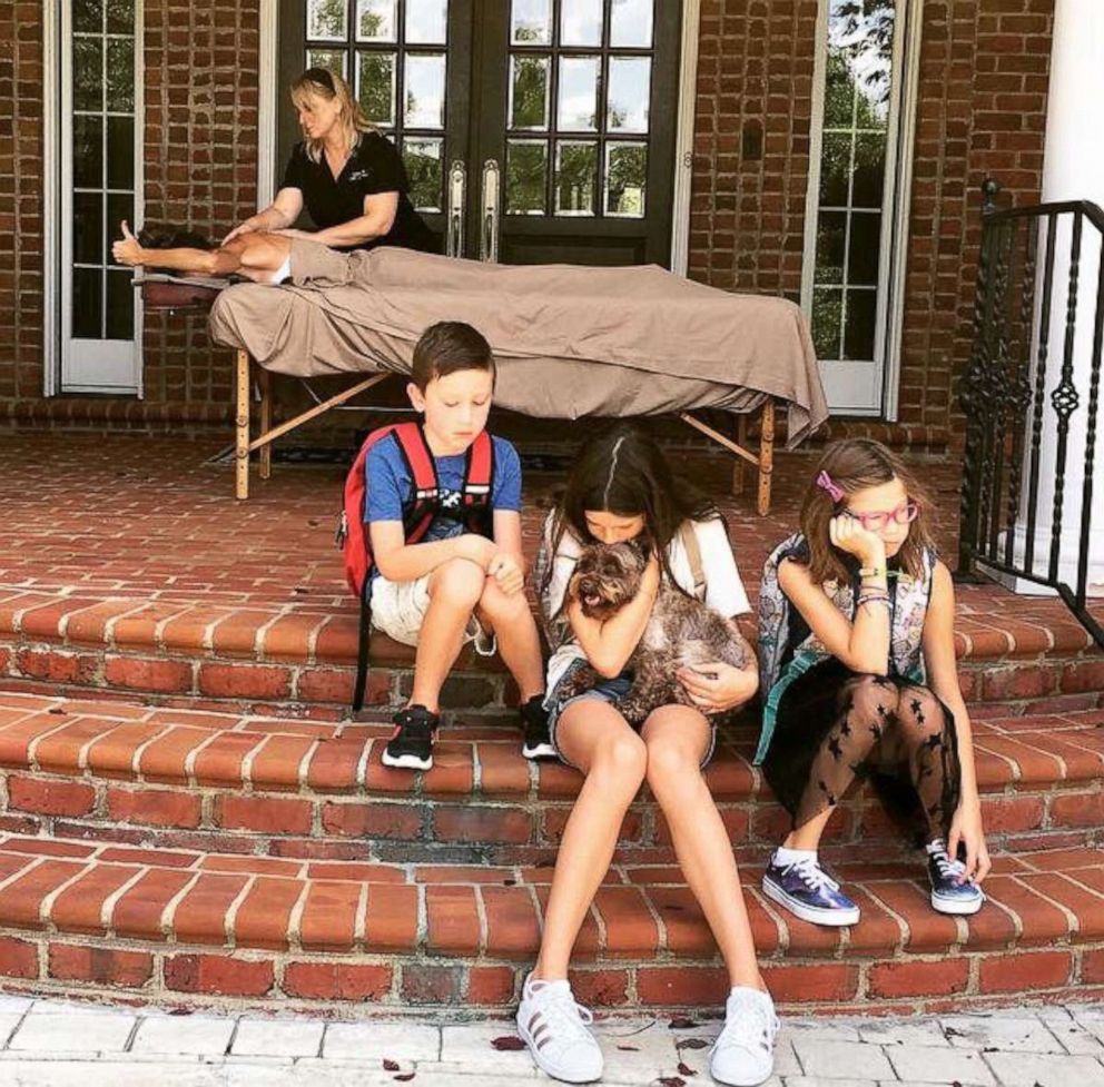 PHOTO: Leslie Kemelgor takes hilarious back to school pictures with her kids year after year.