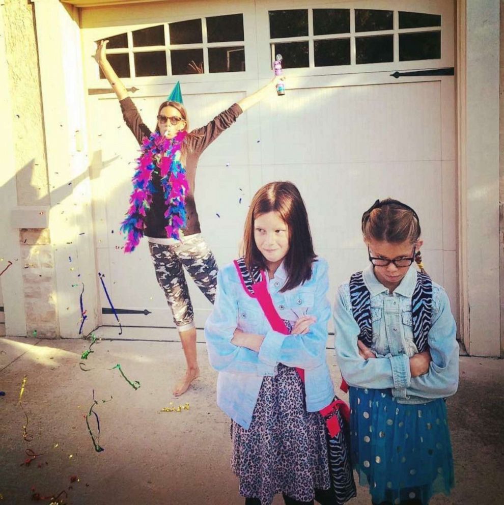 PHOTO: Leslie Kemelgor takes hilarious back to school pictures with her kids year after year.