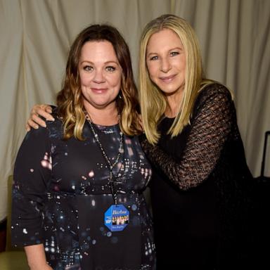 PHOTO: Melissa McCarthy and Barbra Streisand pose backstage during the tour opener for "Barbra - The Music... The Mem'ries... The Magic!" in Los Angeles, Aug. 2, 2016.