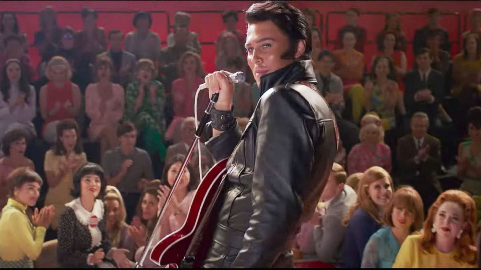 Elvis' Review: Austin Butler & Tom Hanks in Baz Luhrmann's Biopic – The  Hollywood Reporter