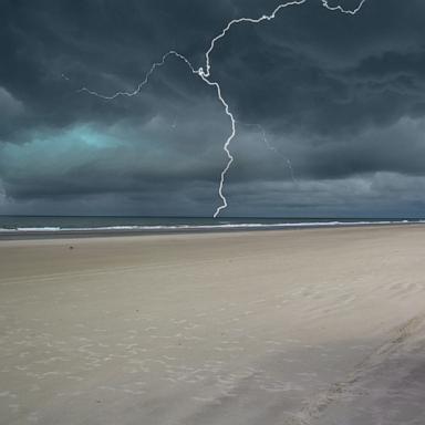 PHOTO: Storm approaching the beach