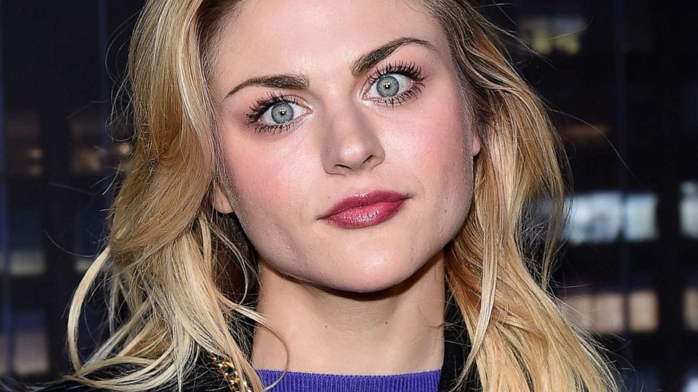 VIDEO: Frances Bean Cobain Opens Up About Her Father