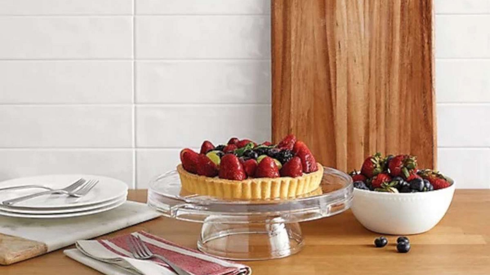 PHOTO: Bed Bath & Beyond Our Table 6-in-1 Cake Dome Server Set