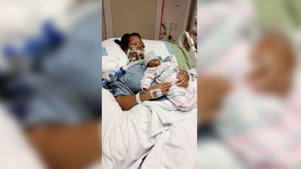 PHOTO: Shalon Irving is photographed with her daughter, Soleil, while hospitalized in January 2017.	