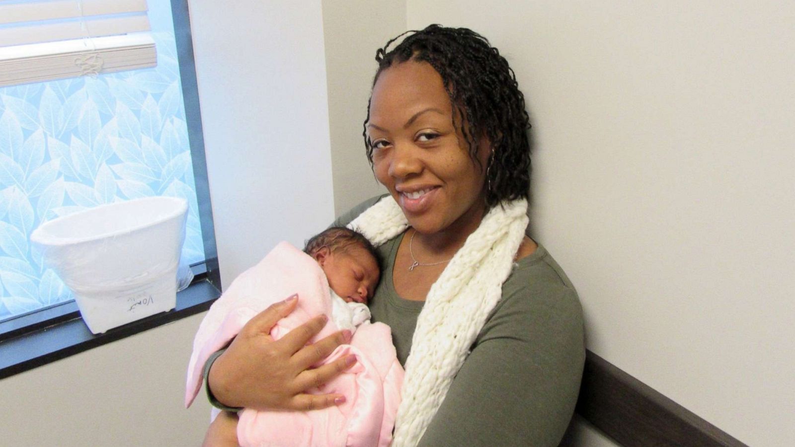 PHOTO: Shalon Irving holds her newborn daughter Soleil shortly after giving birth in January 2017.