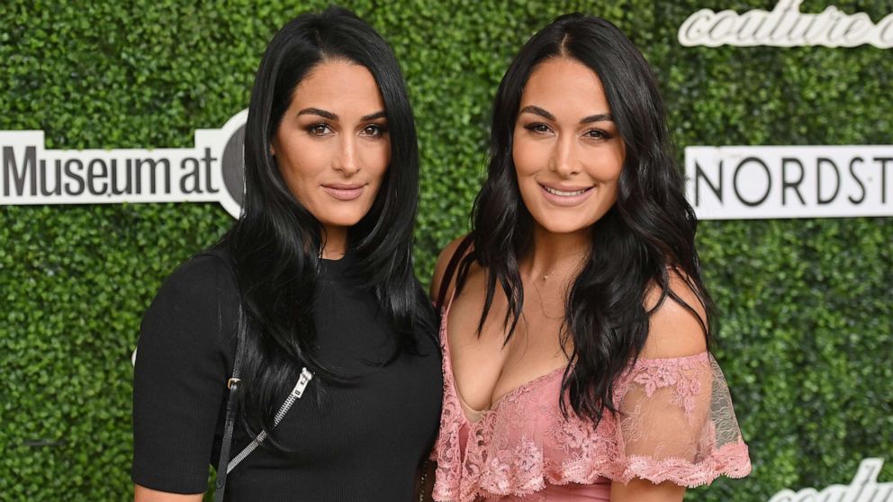 VIDEO: It's a dance-off with the Bella twins!