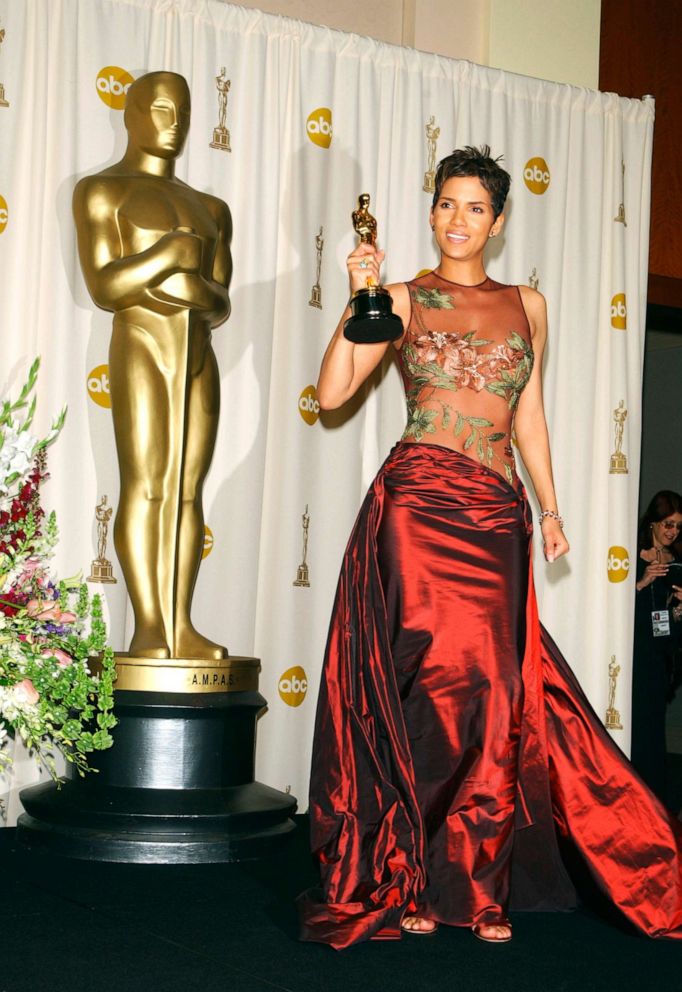 PHOTO: Halle Berry in the pressroom at the 74th Academy Awards, March 23, 2002, at the Kodak Theatre in Hollywood, Calif.