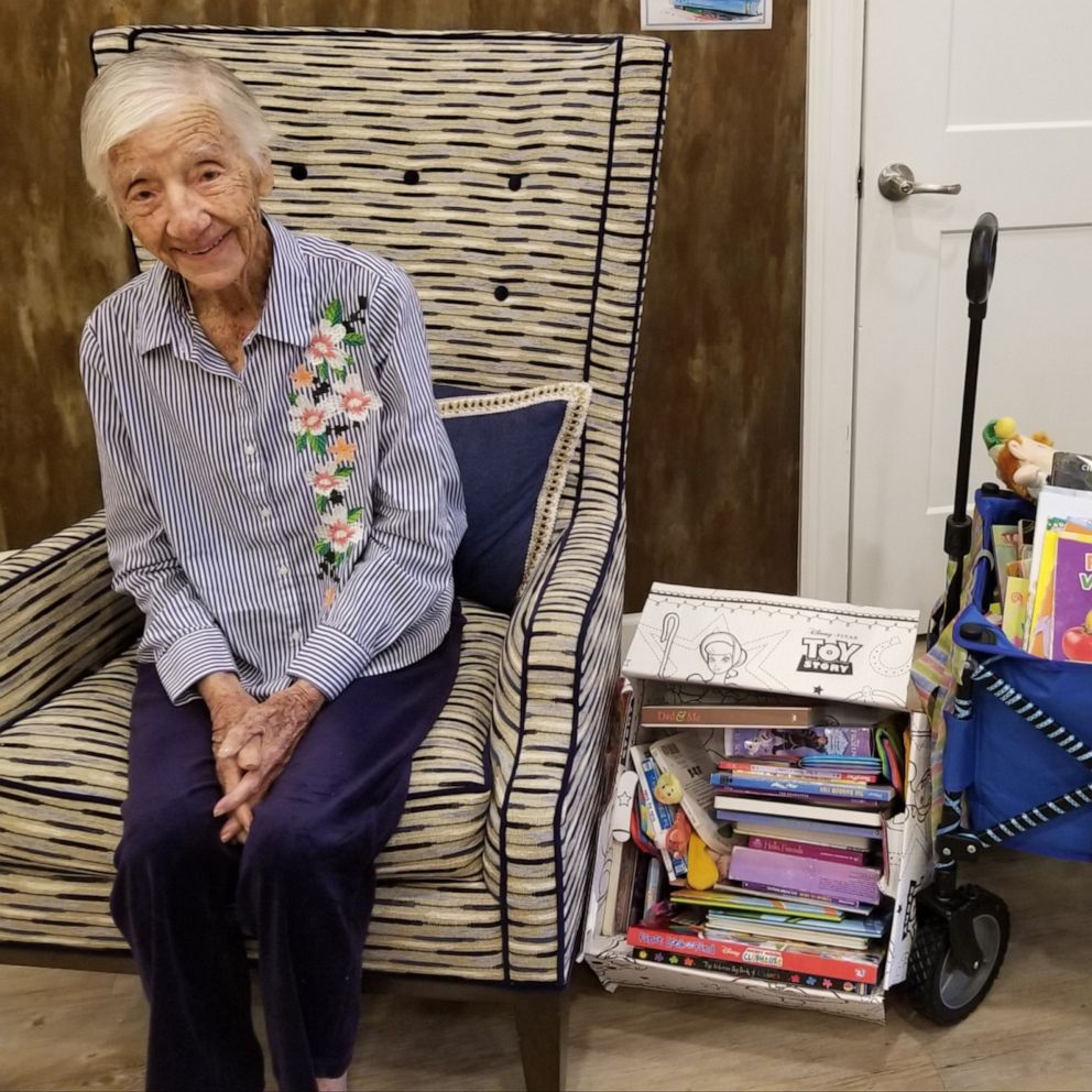 PHOTO: VIDEO: 104-year-old woman celebrates birthday by collecting 104 books for children