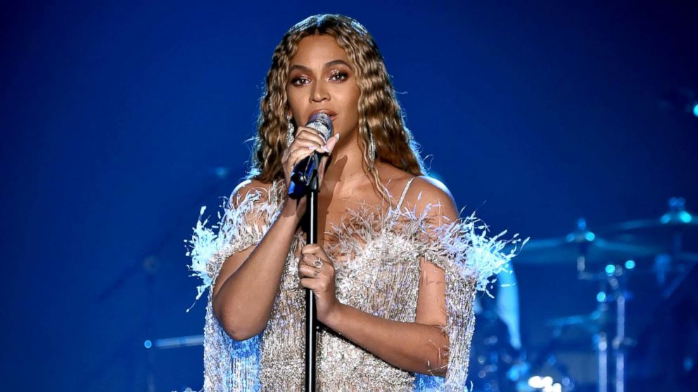 PHOTO: Beyonce performs onstage during the City of Hope Spirit of Life Gala 2018 at Barker Hangar, Oct. 11, 2018, in Santa Monica, Calif.