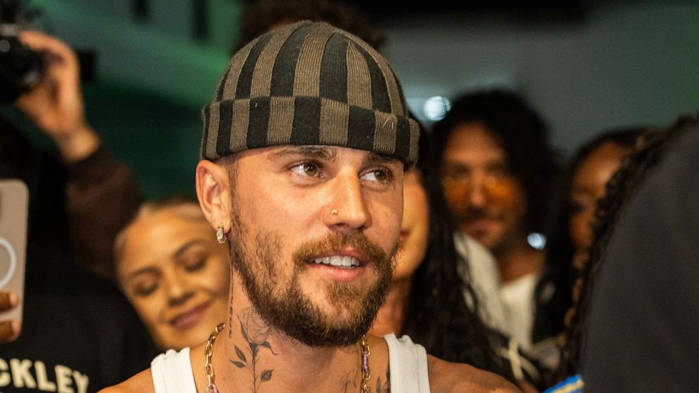 Justin Bieber releases new album 'SWAG II' - Good Morning America