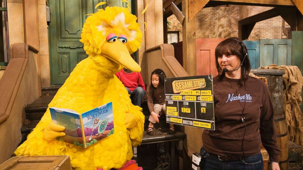 VIDEO: Caroll Spinney is hanging up his yellow suit and retiring from "Sesame Street."