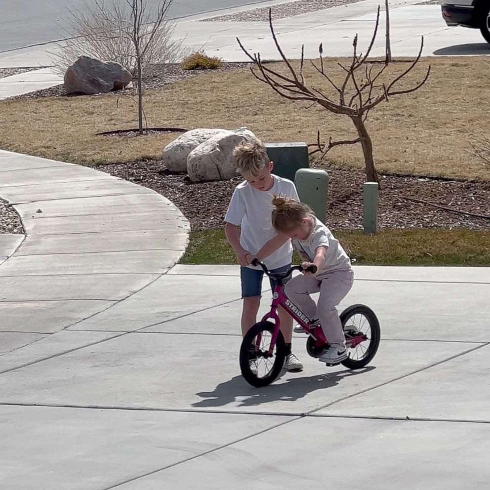 Brother teaches sister how to ride a bike in sweet video - Good Morning  America